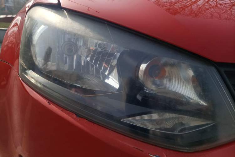 Used Volkswagen Polo 2011 1.6L Automatic ZhiShang Version Right Front Headlight