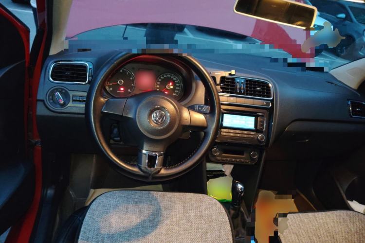 Used Volkswagen Polo 2011 1.6L Automatic ZhiKu Edition Steering Wheel
