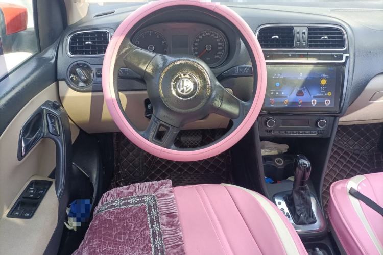 Used Volkswagen Polo 2011 1.6L Automatic ZhiShang Version Steering Wheel