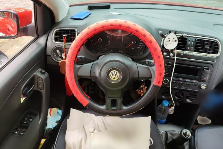 Used Volkswagen Polo 2011 1.6L Manual ZhiShang Edition Steering Wheel