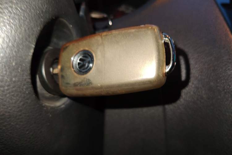 Used Volkswagen Polo 2011 1.6L Automatic ZhiKu Edition Vehicle Key