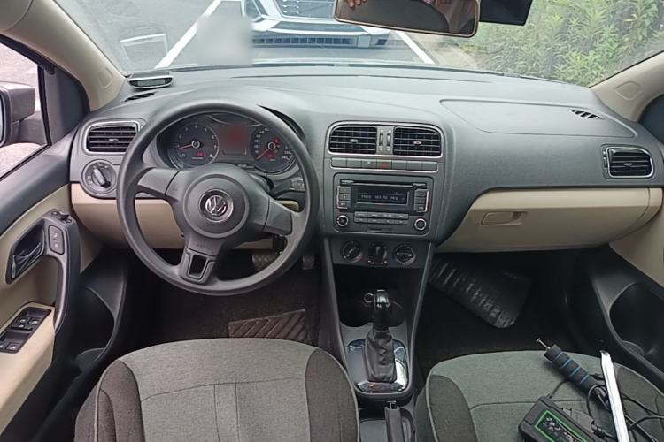 Used Volkswagen Polo 2011 1.6L Automatic ZhiShang Version Center Console