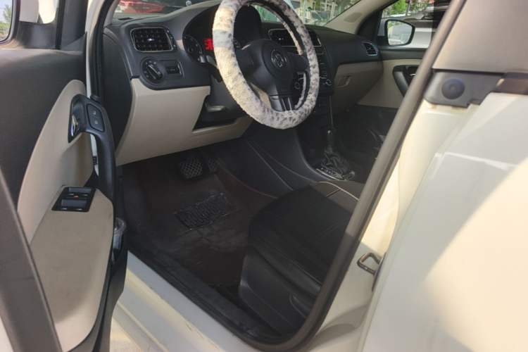 Used Volkswagen Polo 2011 1.6L Automatic ZhiShang Version Driver Seat