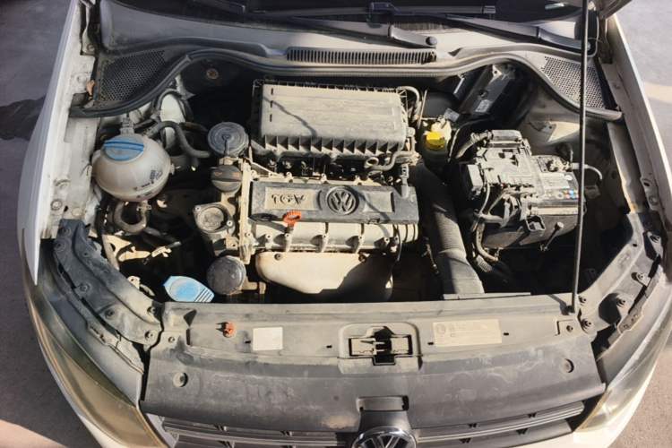 Used Volkswagen Polo 2011 1.6L Automatic ZhiShang Version Engine Bay