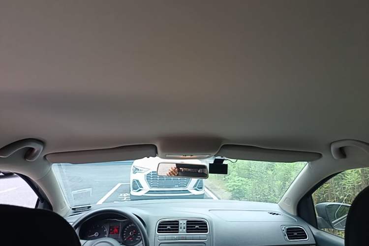 Used Volkswagen Polo 2011 1.6L Automatic ZhiShang Version Headliner