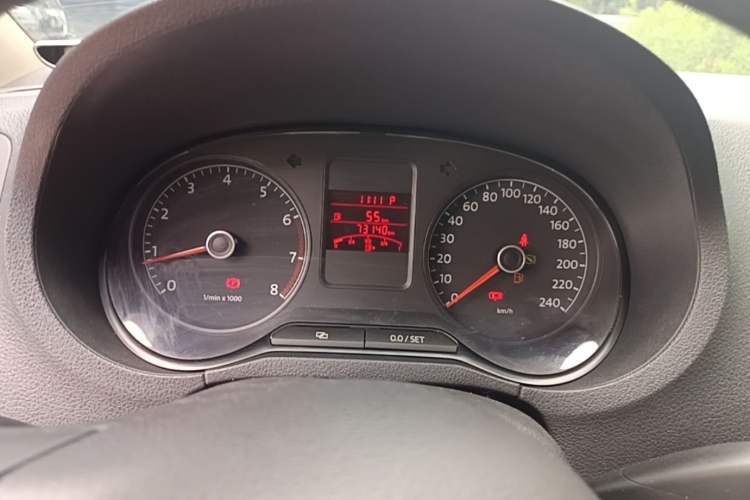 Used Volkswagen Polo 2011 1.6L Automatic ZhiShang Version Instrument Cluster