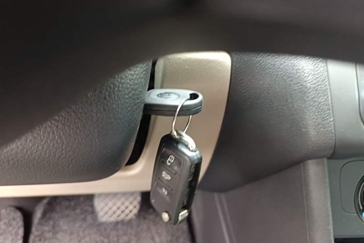 Used Volkswagen Polo 2011 1.6L Automatic ZhiShang Version Vehicle Key