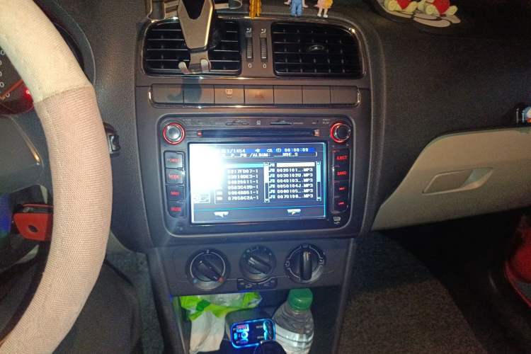 Used Volkswagen Polo 2011 1.4L Automatic ZhiShang Version Audio And AC Panel