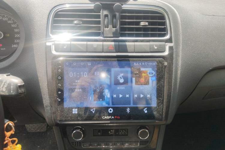Used Volkswagen Polo 2011 1.6L Automatic ZhiKu Edition Audio And AC Panel