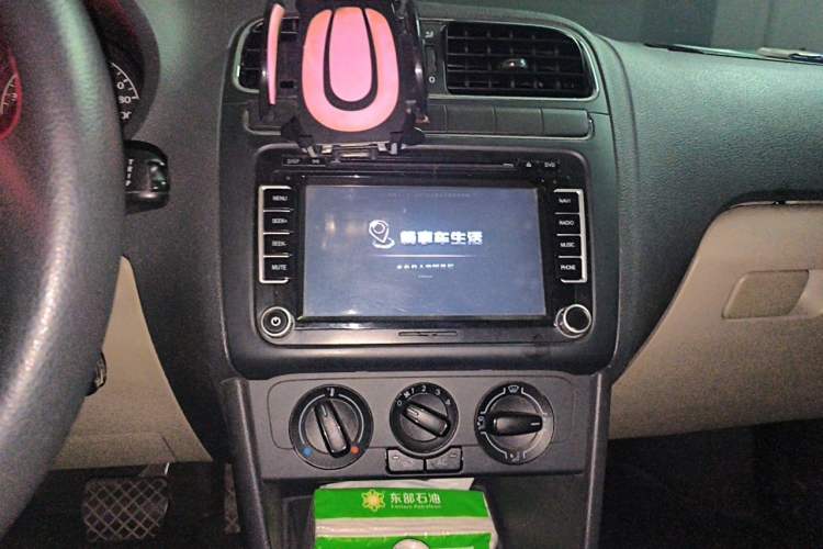 Used Volkswagen Polo 2011 1.6L Automatic ZhiShang Version Audio And AC Panel