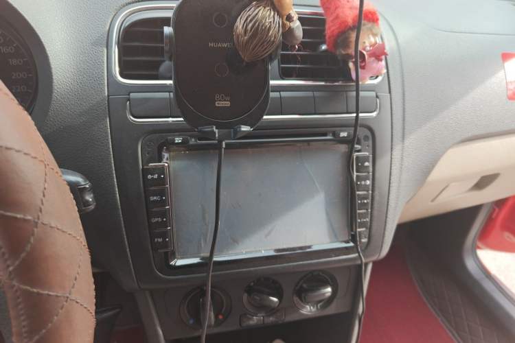 Used Volkswagen Polo 2011 1.4L Manual ZhiShang Edition Audio And AC Panel