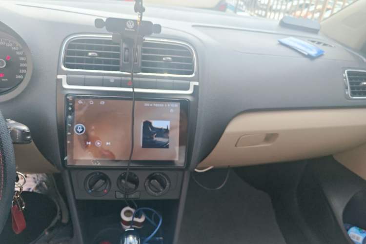 Used Volkswagen Polo 2011 1.4L Automatic ZhiShang Version Audio And AC Panel