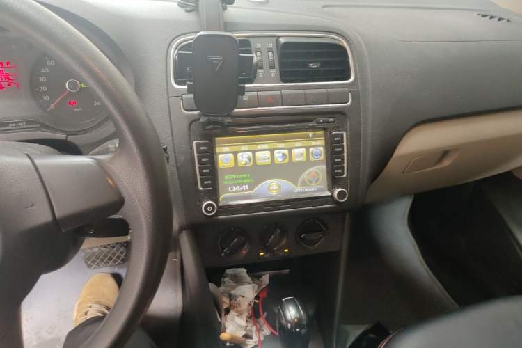 Used Volkswagen Polo 2011 1.4L Automatic ZhiShang Version Audio And AC Panel