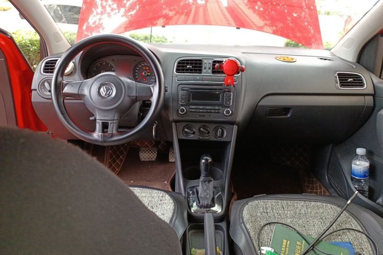 Used Volkswagen Polo 2011 1.6L Automatic ZhiShang Version Center Console