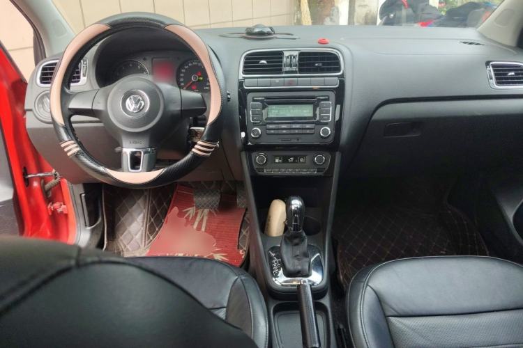 Used Volkswagen Polo 2011 1.6L Automatic ZhiShang Version Center Console