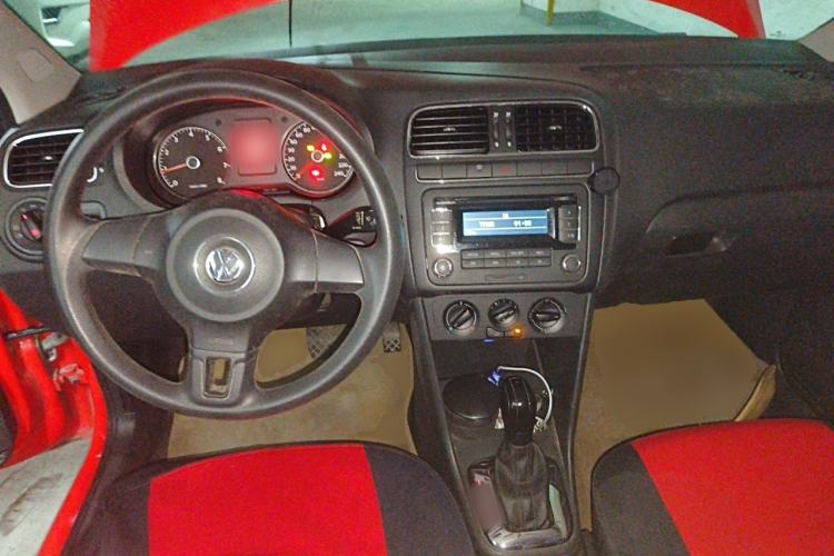 Used Volkswagen Polo 2011 1.4L Automatic ZhiShang Version Center Console