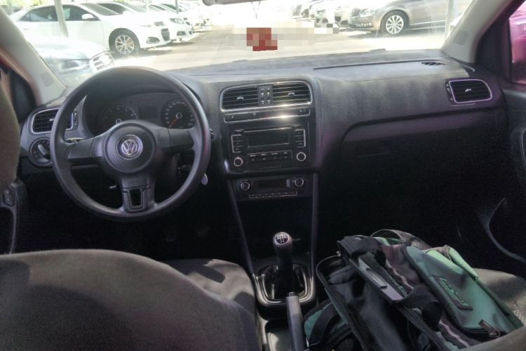 Used Volkswagen Polo 2011 1.4L Manual ZhiShang Edition Center Console