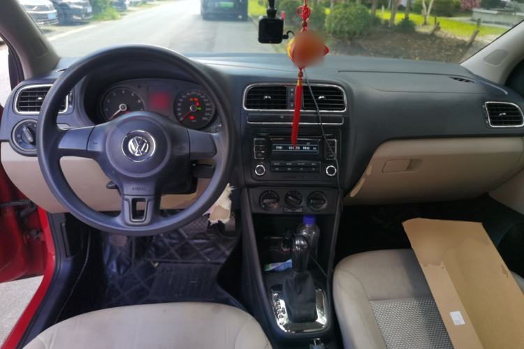 Used Volkswagen Polo 2011 1.6L Automatic ZhiShang Version Center Console