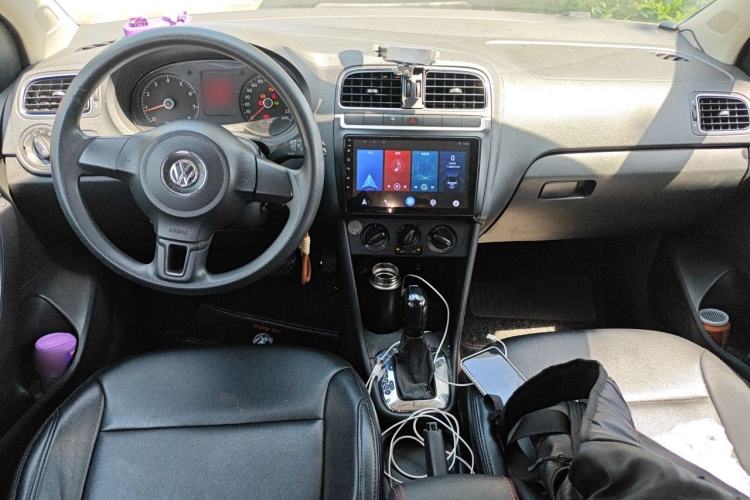 Used Volkswagen Polo 2011 1.6L Automatic ZhiShang Version Center Console