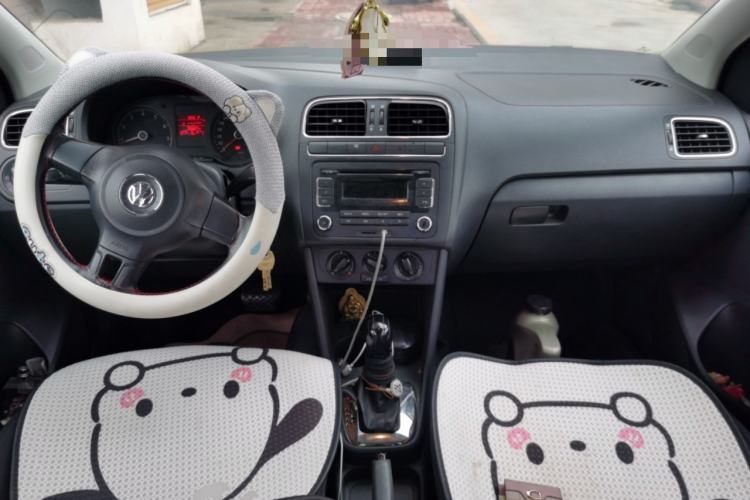 Used Volkswagen Polo 2011 1.4L Automatic ZhiShang Version Center Console