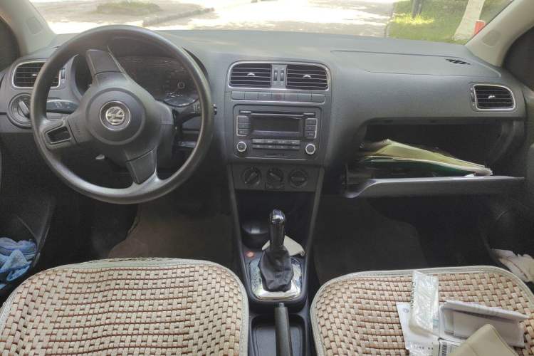 Used Volkswagen Polo 2011 1.6L Automatic ZhiShang Version Center Console