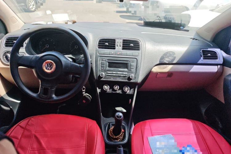 Used Volkswagen Polo 2011 1.6L Manual ZhiShang Edition Center Console