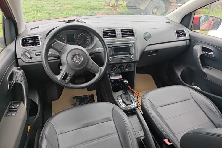 Used Volkswagen Polo 2011 1.4L Automatic ZhiShang Version Center Console