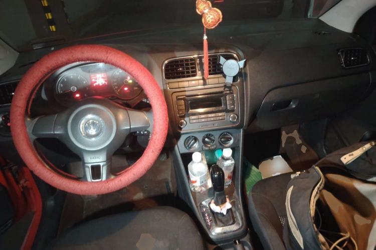 Used Volkswagen Polo 2011 1.6L Automatic ZhiShang Version Center Console