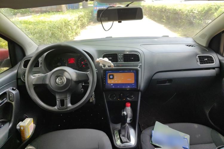 Used Volkswagen Polo 2011 1.6L Automatic ZhiShang Version Center Console