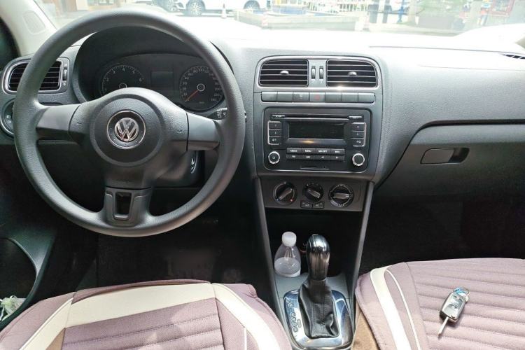 Used Volkswagen Polo 2011 1.4L Automatic ZhiShang Version Center Console