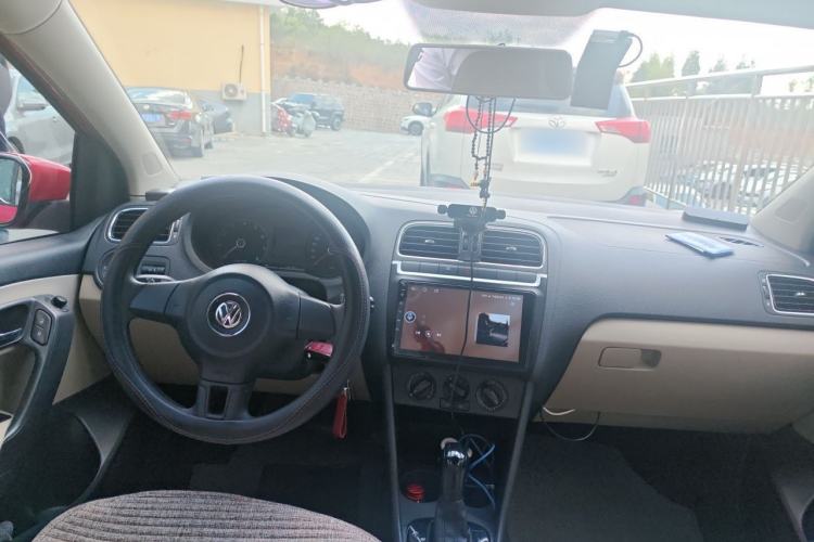 Used Volkswagen Polo 2011 1.4L Automatic ZhiShang Version Center Console
