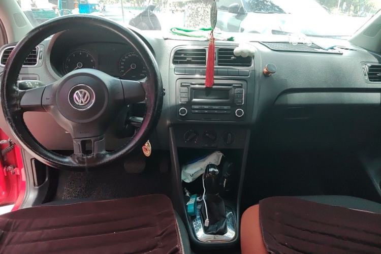 Used Volkswagen Polo 2011 1.6L Automatic ZhiShang Version Center Console