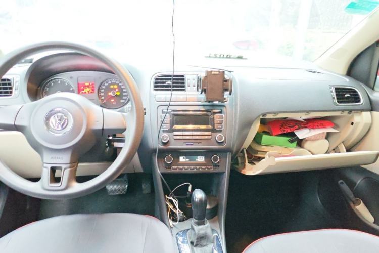 Used Volkswagen Polo 2011 1.6L Automatic ZhiShang Version Center Console