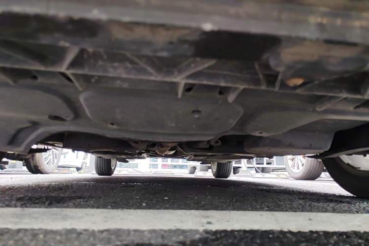 Used Volkswagen Polo 2011 1.6L Automatic ZhiKu Edition Chassis Front