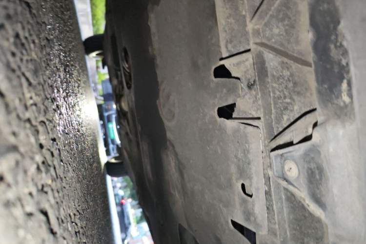 Used Volkswagen Polo 2011 1.6L Automatic ZhiShang Version Chassis Front