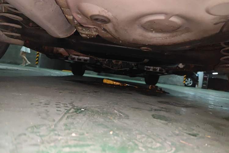 Used Volkswagen Polo 2011 1.6L Automatic ZhiShang Version Chassis Rear