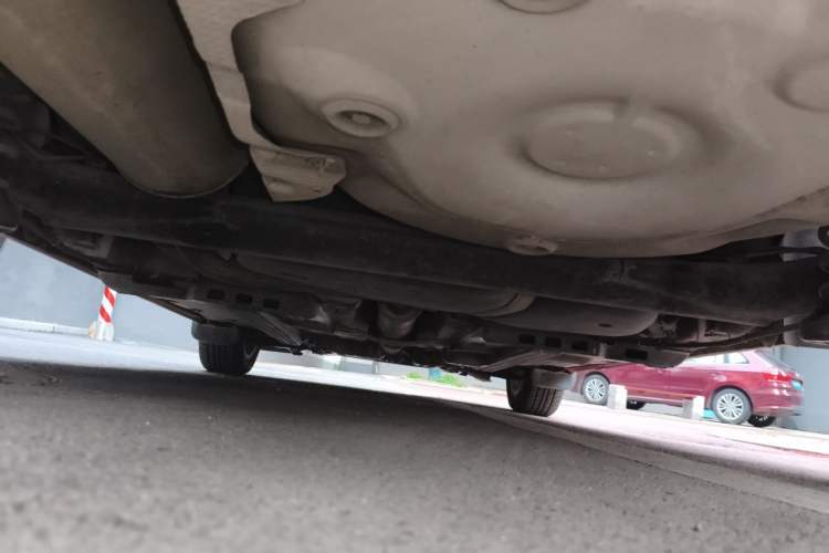 Used Volkswagen Polo 2011 1.6L Manual ZhiShang Edition Chassis Rear