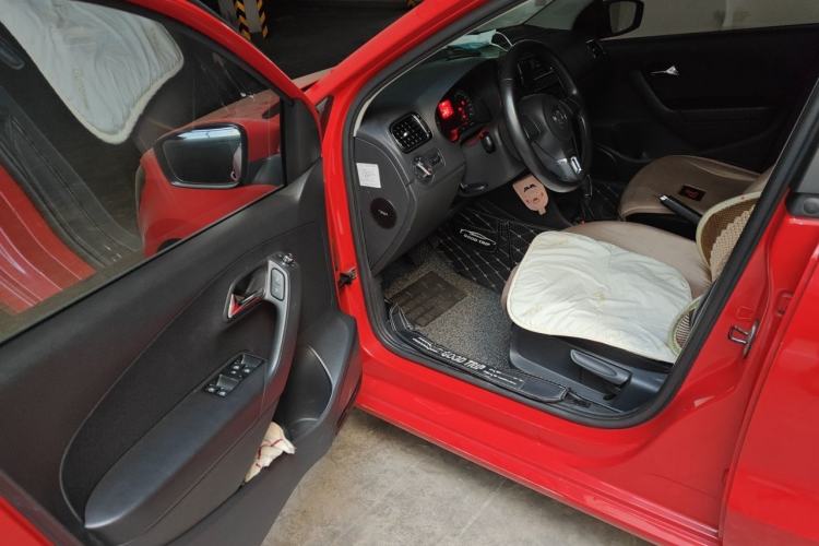 Used Volkswagen Polo 2011 1.4L Automatic ZhiCool Edition Driver Seat