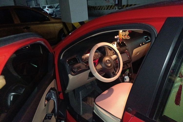 Used Volkswagen Polo 2011 1.4L Automatic ZhiShang Version Driver Seat