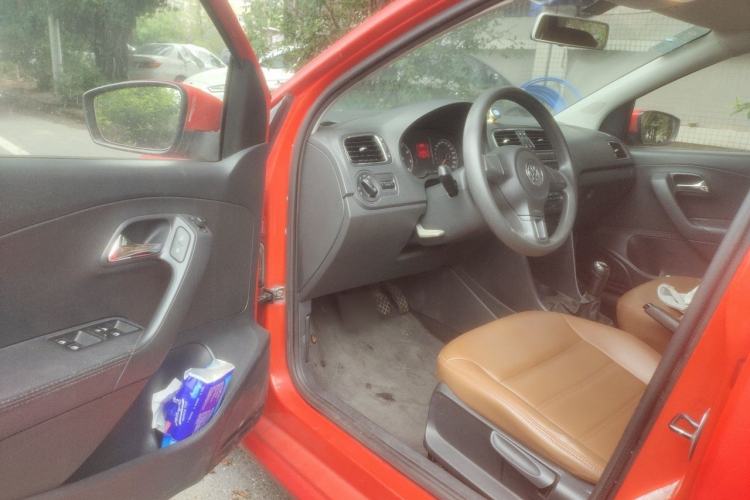 Used Volkswagen Polo 2011 1.4L Manual ZhiShang Edition Driver Seat