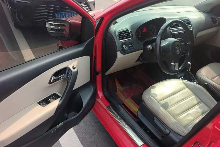 Used Volkswagen Polo 2011 1.6L Automatic ZhiKu Edition Driver Seat