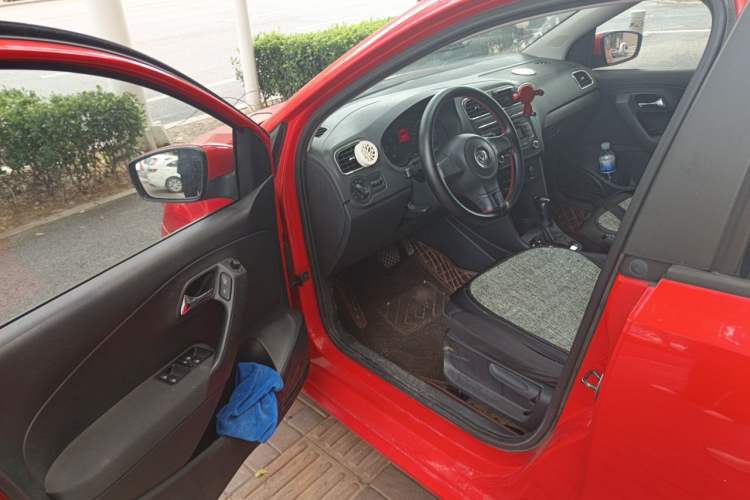 Used Volkswagen Polo 2011 1.6L Automatic ZhiShang Version Driver Seat