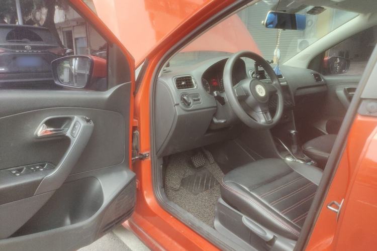 Used Volkswagen Polo 2011 1.4L Automatic ZhiShang Version Driver Seat