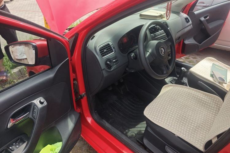 Used Volkswagen Polo 2011 1.4L Manual ZhiShang Edition Driver Seat