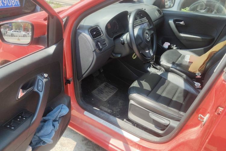 Used Volkswagen Polo 2011 1.6L Automatic ZhiKu Edition Driver Seat