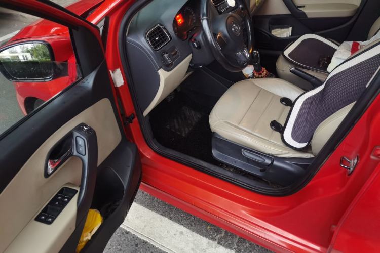 Used Volkswagen Polo 2011 1.4L Automatic ZhiShang Version Driver Seat