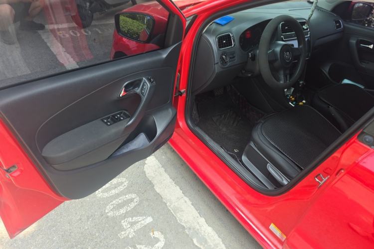 Used Volkswagen Polo 2011 1.6L Automatic ZhiShang Version Driver Seat