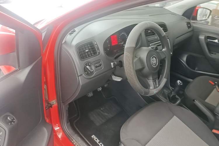 Used Volkswagen Polo 2011 1.4L Manual ZhiLe Edition Driver Seat