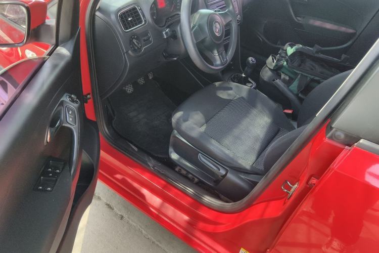 Used Volkswagen Polo 2011 1.4L Manual ZhiShang Edition Driver Seat