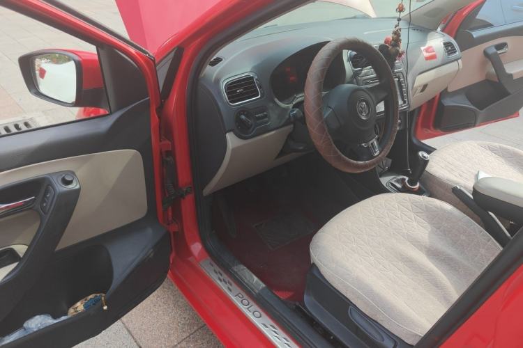 Used Volkswagen Polo 2011 1.4L Manual ZhiShang Edition Driver Seat
